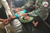 बच्चे को छोड़ गायब हुई माँ (photo source- Patrika)