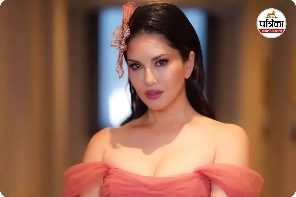 सनी लियोनी नाइट प्रोग्राम पर बवाल (photo source- Patrika)