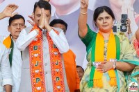 Devendra Fadnavis with Pankaja Munde