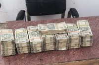 Dholpur, Dholpur News, Rajasthan News, Former Chairman, money found in car, police checking, धौलपुर, धौलपुर न्यूज, राजस्थान न्यूज, पूर्व चेयरमैन, कार में मिले रुपए, पुलिस चैकिंग