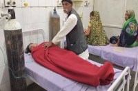 Bharatpur Girls Hostel, Bharatpur Girls Hostel News, Bharatpur Girls Hostel Latest News, Students fall ill in Bharatpur Girls Hostel, Bharatpur News, Rajasthan News, भरतपुर गर्ल्स हॉस्टल, भरतपुर गर्ल्स हॉस्टल न्यूज, भरतपुर गर्ल्स हॉस्टल लेटेस्ट न्यूज, भरतपुर गर्ल्स हॉस्टल में छात्राएं बीमार, भरतपुर न्यूज, राजस्थान न्यूज