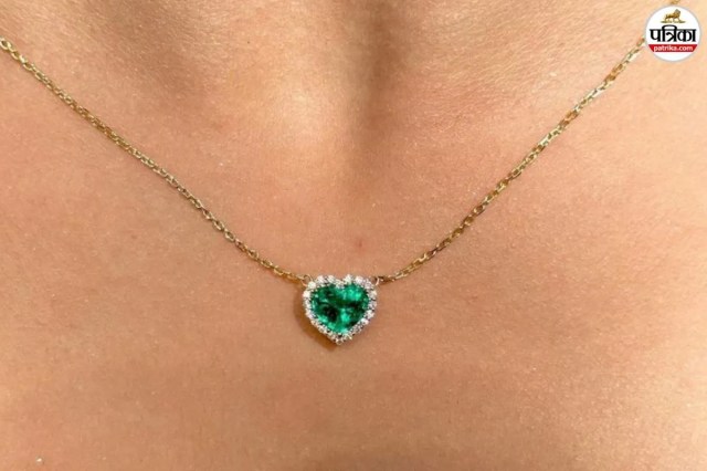 Green emerald Valentine’s gift pendant, Aesthetic heart emerald jewellery