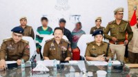 पुलिस की गिरफ्त में आरोपी, फोटो सोर्स- शाहजहांपुर पुलिस