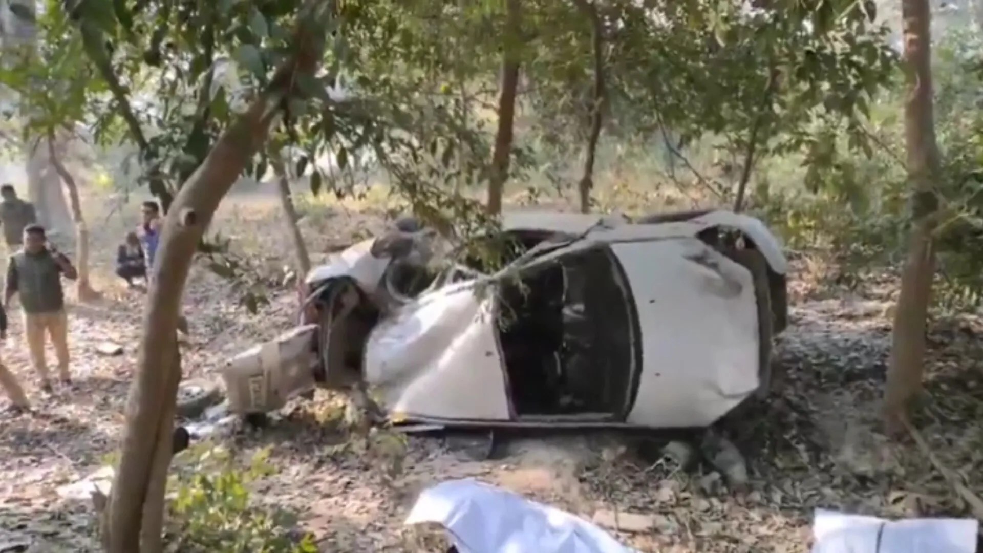 रायबरेली में दुर्घटनाग्रस्त कार, फोटो सोर्स- पत्रिका