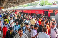 Indian Railways Holi Trains in UP and Bihar are full many have regrets know what alternatives