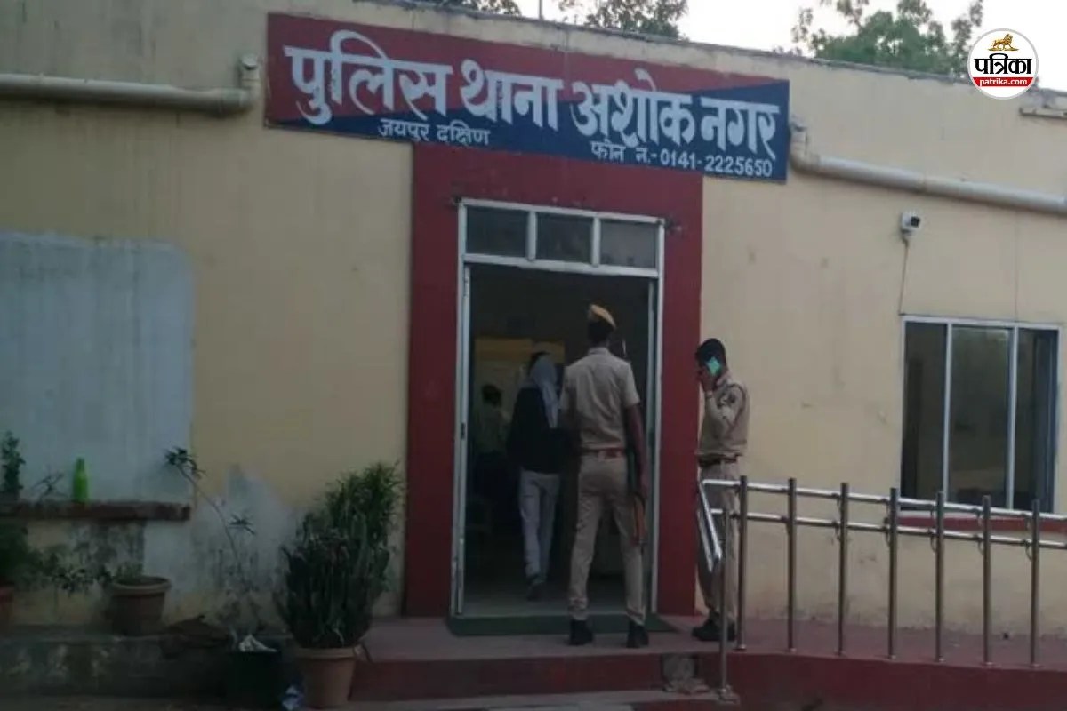 Two Japanese tourists have gone missing in Jaipur a taxi driver has filed a report