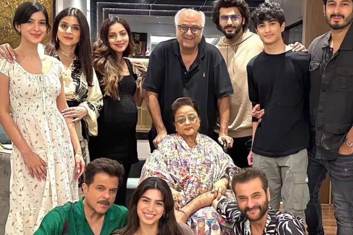 Shanaya Kapoor Caught Her Ex Boyfriend