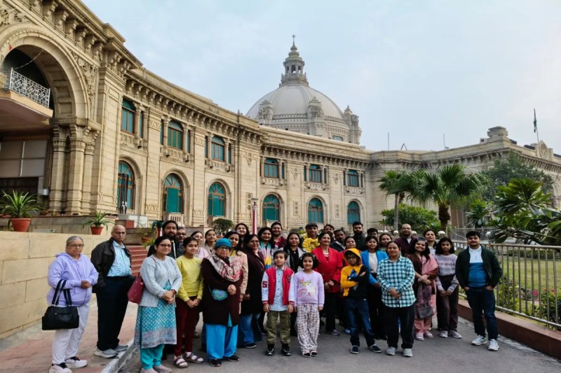 यूपी बजट सत्र खत्म होते ही ‘लखनऊ दर्शन’ बस सेवा में फिर शामिल हुई विधानसभा सैर, पर्यटन प्रेमियों के लिए बड़ी खुशखबरी (फोटो सोर्स : Tourism WhatsApp News Group)