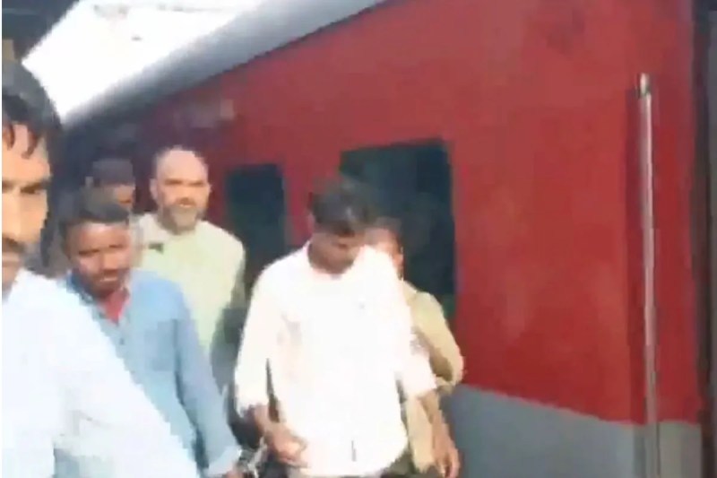 Police arrest eight terror suspects tamil nadu and west bengal