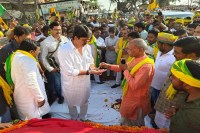 20 किलोमीटर लंबी सड़क चौड़ीकरण परियोजना का शिलान्यास, क्षेत्रीय विकास को मिलेगी नई गति (फोटो सोर्स : प्रतापगढ़ WhatsApp News Group)