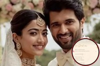 रश्मिका मंदाना और विजय देवरकोंडा ने अपनी शादी कंफर्म कर दी है। कपल ने फैंस को भी बधाई दी है और बेहद भावकु नोट लिखा है। जो इंटरनेट पर आग की तरह फैल गया है। 