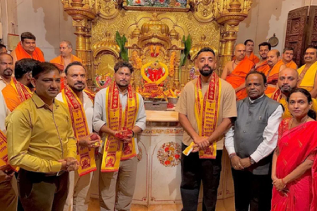 kuldeep Yadav and varun chakravarthy