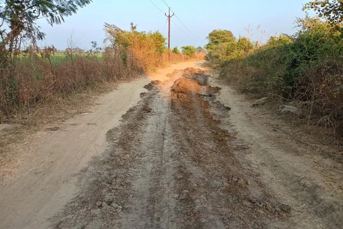 More than 50 complaints have been filed demanding the construction of a three-km concrete road, but the situation remains the same.