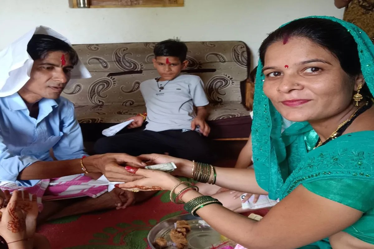 Woman dies under suspicious circumstances: Accused of murder by poisoning, body found on rooftop