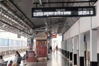 The station's display board has been out of order for two and a half years, causing inconvenience to passengers due to incorrect information.