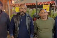 SDM पर श्रद्धालुओं से दुर्व्यवहार का आरोप