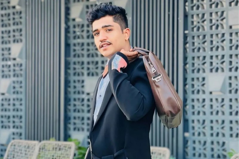 Success Story, Social Media Star, Village Boy Social Media Star, Instagram Star, Village Boy Instagram Star, Success Story in Hindi, Latest Success Story