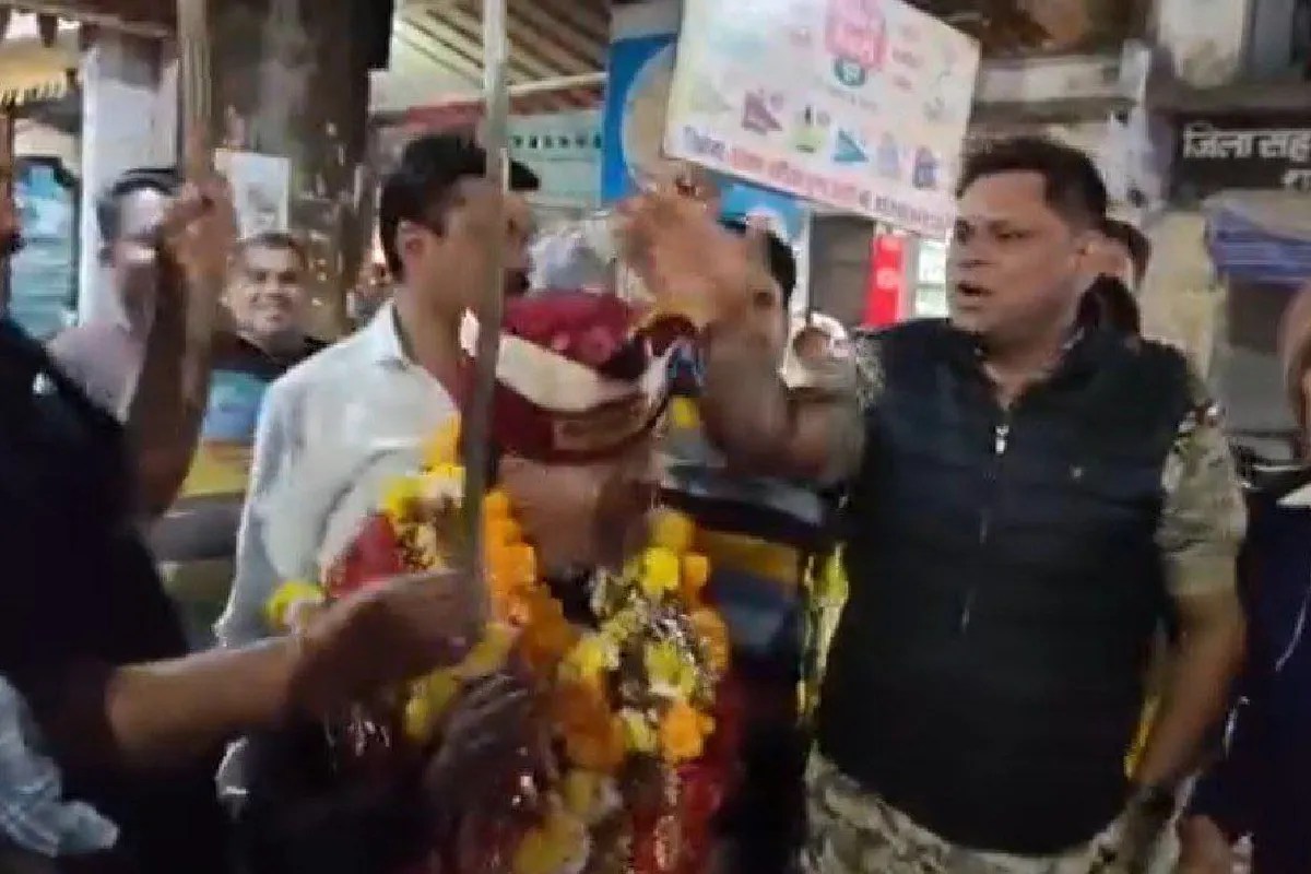 sword brandished in front of police at the Municipal Council President husband birthday party MP News