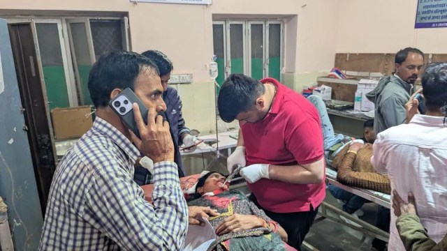 नागौर-लाडनूं रोड पर बस-ट्रक भिड़ंत, 14 यात्री घायल