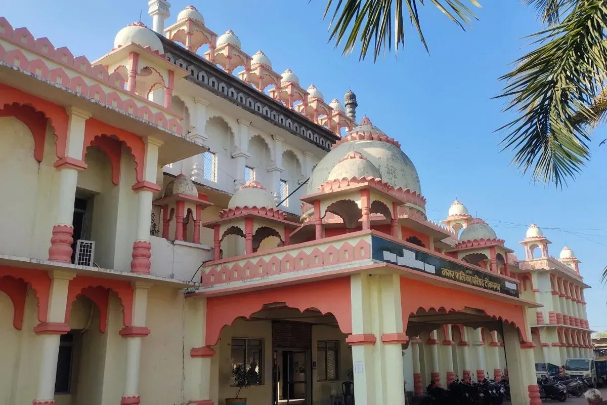 irregularities in tikamgarh nagar palika president gets notice from government mp news