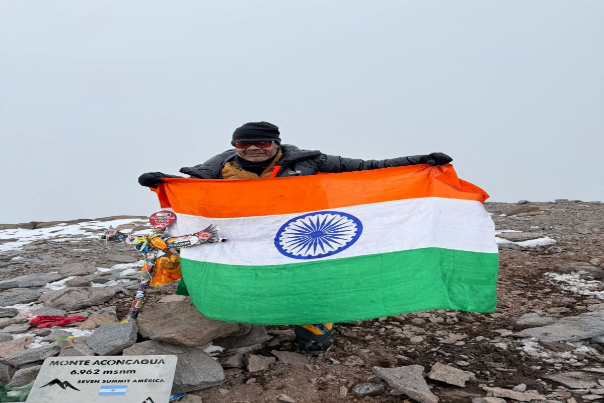 6,961 मीटर पीक पर चढ़ाई करने वाले सबसे उम्रदराज भारतीय के साथ सबसे कम समय में इस शिखर को छूने वाले पहले भारतीय भी बने