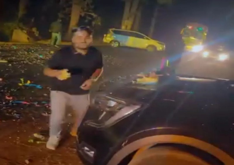 Birthday celebrate on state highway