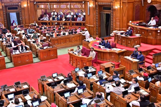 
सीएचसी पर ईसीजी, मेडिकल कॉलेज से सीधा इलाज, सैकड़ों मरीजों की बची जान

