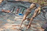 CG News: आत्मसमर्पित नक्सलियों की निशानदेही पर बीजीएल, रायफल व विस्फोटक सामग्री बरामद