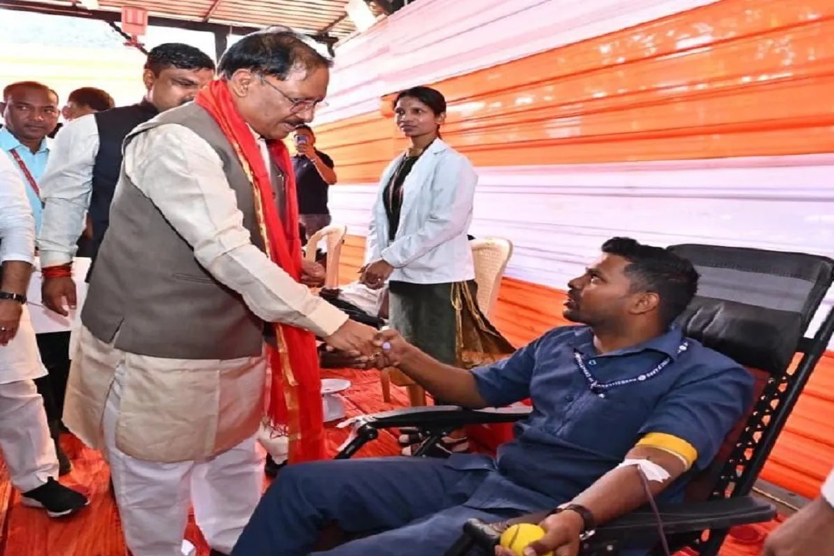 जन्मदिन पर सेवा का संदेश: मुख्यमंत्री साय ने जन्मदिन पर रक्तदान शिविर का किया शुभारंभ*