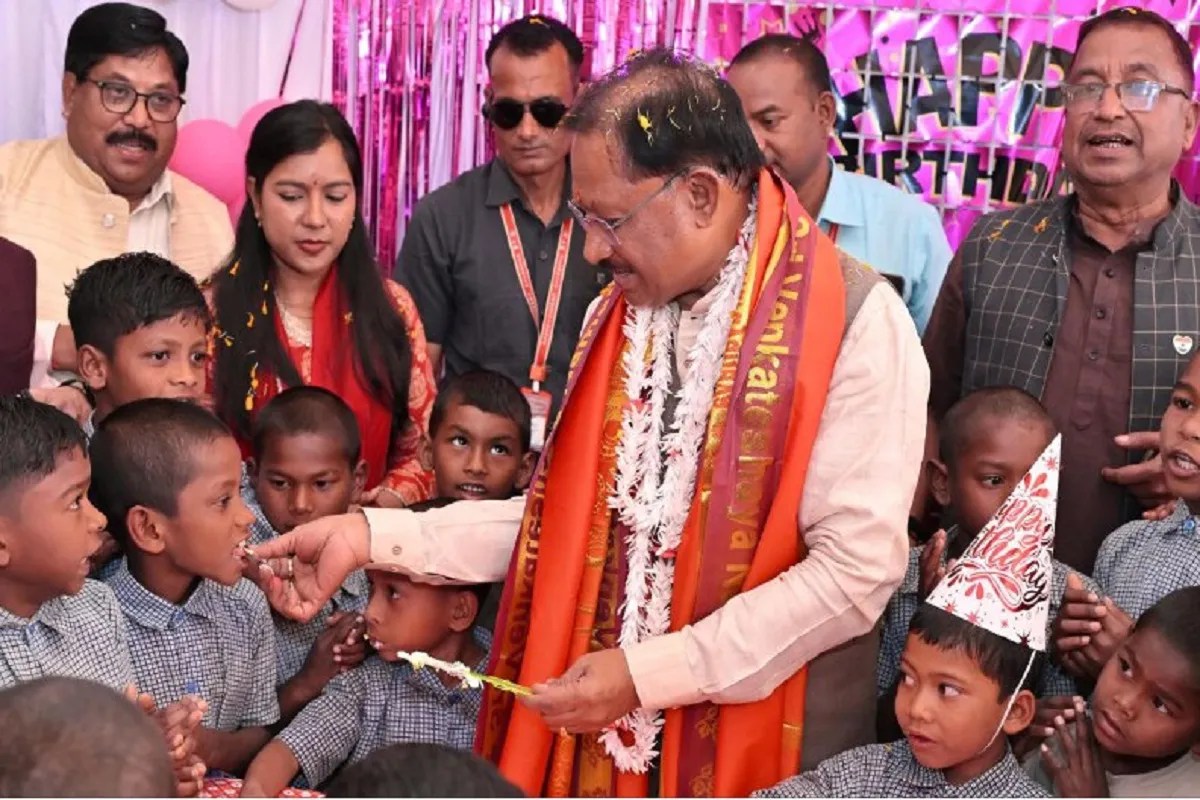 बच्चों के चेहरों की मुस्कान बना मुख्यमंत्री साय के जन्मदिन का सबसे बड़ा उपहार, खिल उठे बच्चों के चेहरे
