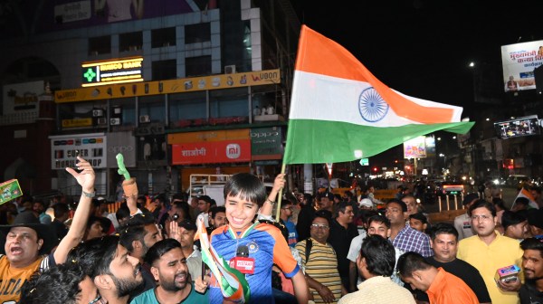 शहर के हृदय स्थल जयस्तंभ चौक पर हजारों की संख्या में जुटे युवा और क्रिकेट प्रेमी।