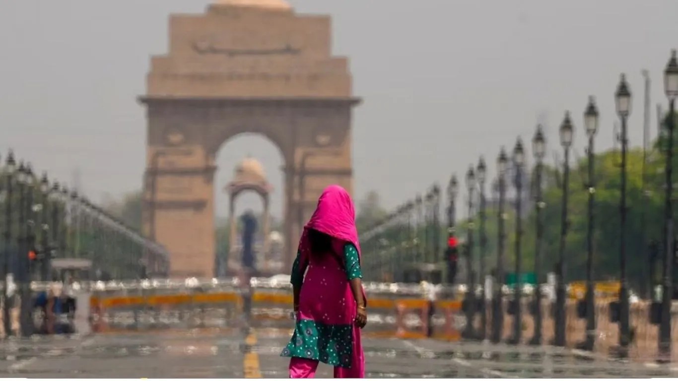 weather Delhi has changed and the heat is increasing
