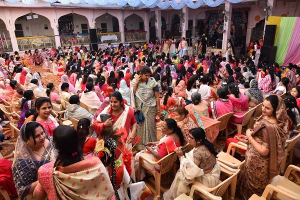 निर्णायक मंडल में जोधपुर से डॉ. किरण सारड़ा, पाली से नम्रता माहेश्वरी, बालोतरा से स्वाति मांधना और बीकानेर से पूनम लड्ढ़ा शामिल रहीं। लकी ड्रॉ में राखी गौड़ (प्रथम), कशिश गोस्वामी (द्वितीय) और आरती मनिहार (तृतीय) विजेता रहीं।