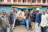 Die-Hard Sunny Deol Fan Tea Seller Spends Thousands to Show Border 2 Film to Others mp news