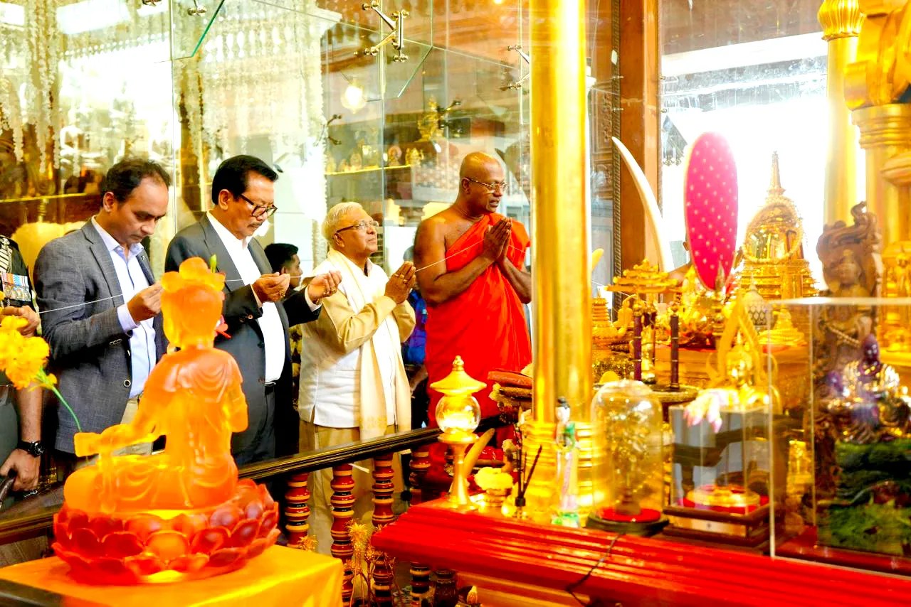 Governor Mangubhai Patel reaches Sri Lanka to bring back the sacred relics of Buddha