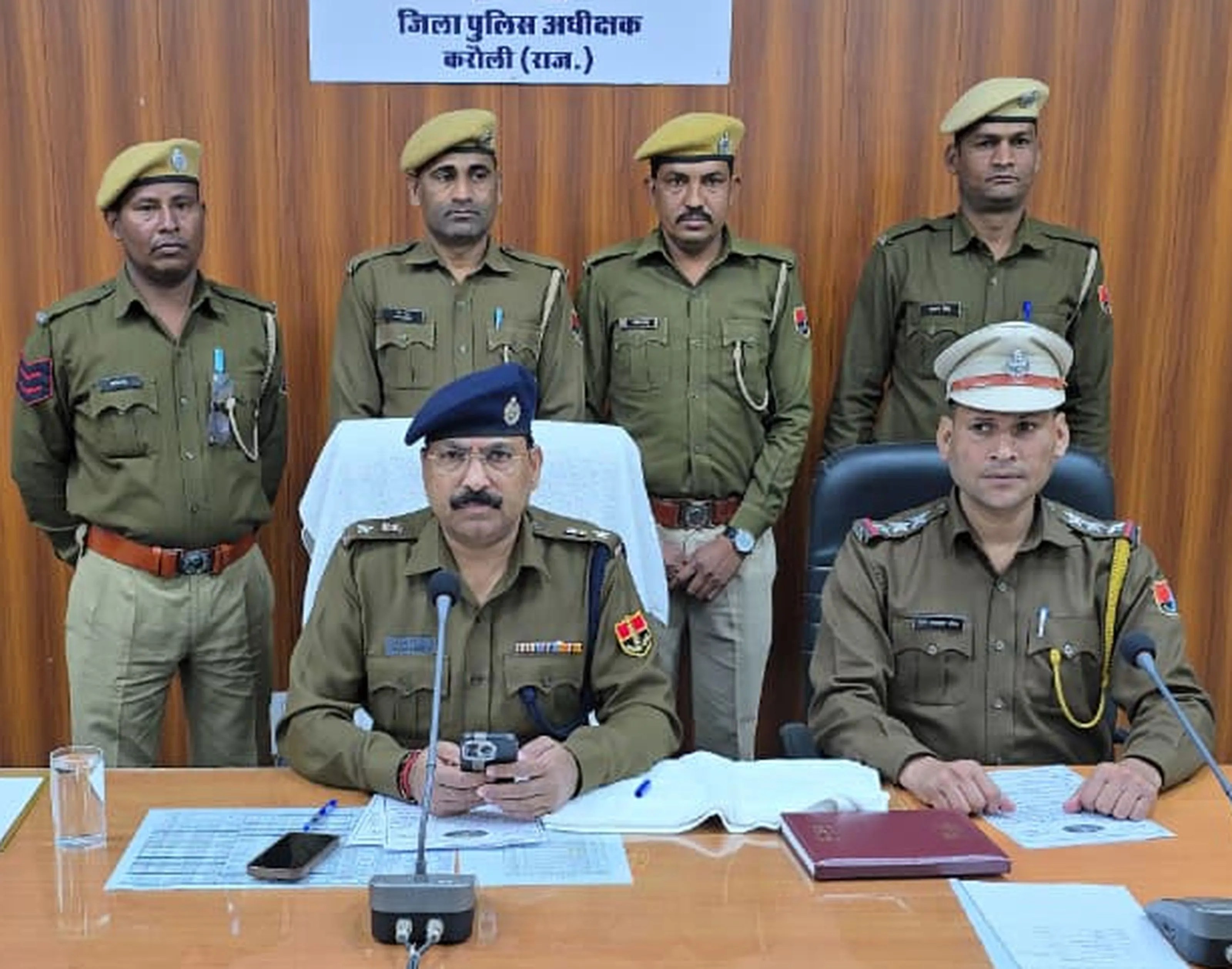 सरसों की फसल के बीच पुलिस ने पकड़ी अफीम की अवैध खेती, जब्त हरे पौधों की अन्तरराष्ट्रीय बाजार में कीमत दो करोड़ रुपए