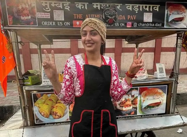 Chandrika Dixit aka Vada Pav Girl LEAKS husband Yugam chats