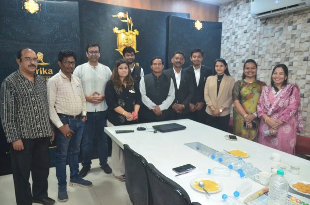 गेमिंग की गिरफ्त में बचपन, मोबाइल में कैद मासूमियत, जिम्मेदारी किसकी? पैरेंट्स ने दिए राय