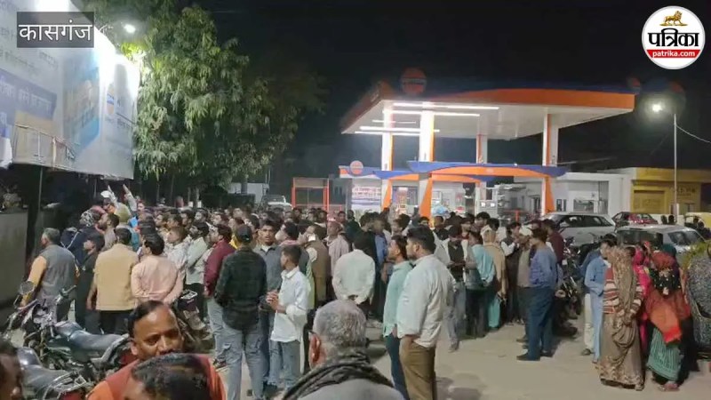 kasganj five family members found dead up news