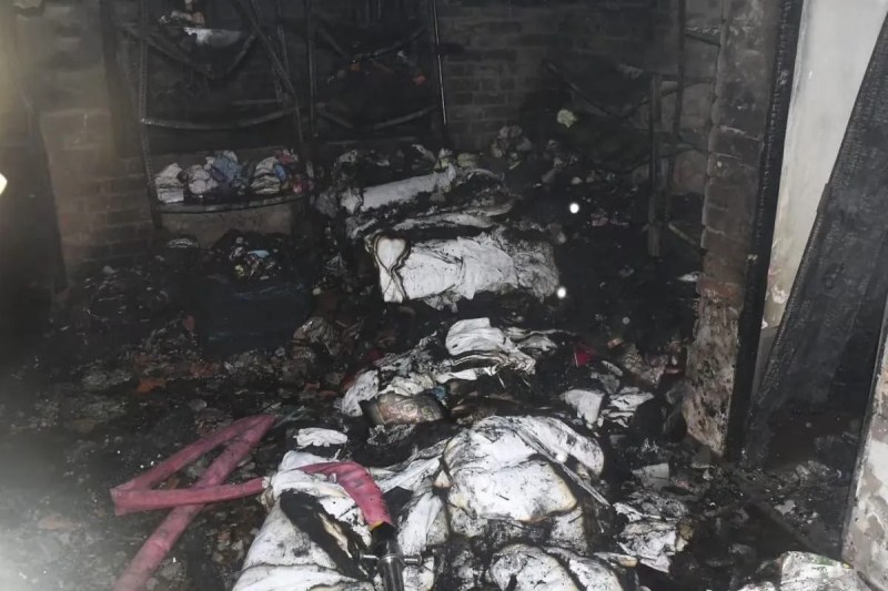 किदवई नगर में आग का तांडव