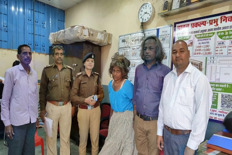 मां के शव को जिंदा समझ कर घर में रखे थे