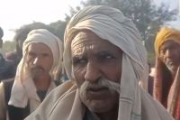 इटावा हत्याकांड में बेटे की हत्या के बाद मृतक के पिता लाखन सिंह