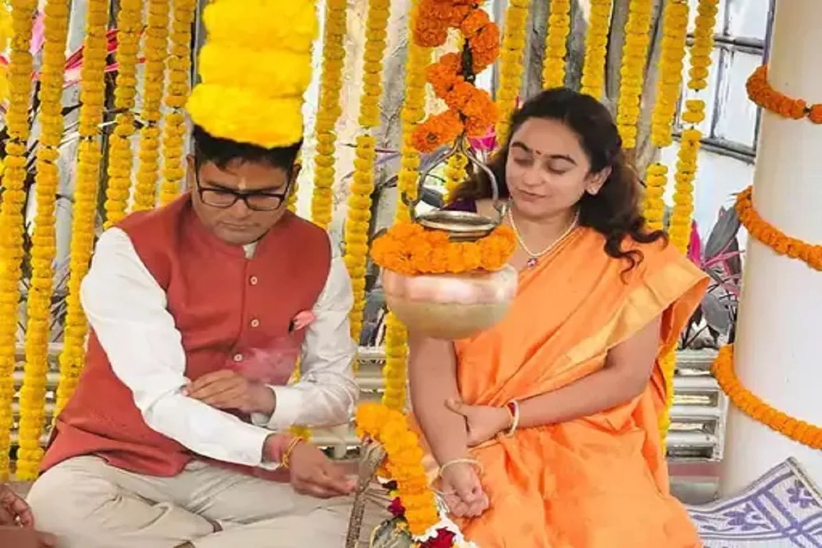 Chhattisgarh Budget 2026: महतारी वंदन, मेट्रो-सिटी पर बड़े ऐलान की संभावना, मंत्री ओपी चौधरी ने मंदिर में की पूजा, 12.30 बजे आएगा बजट