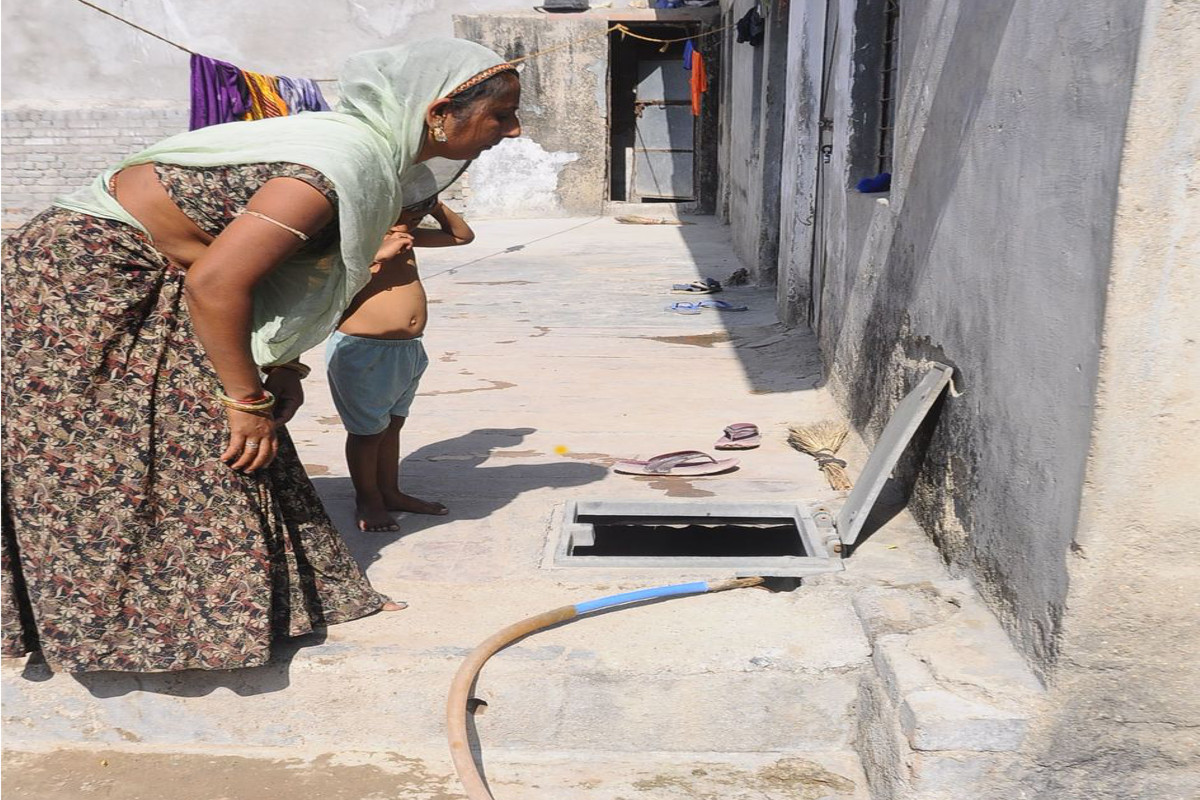 dirty water, dirty water in Pali, dirty water in Rajasthan, smelly water, smelly water in Pali, smelly water in Rajasthan, Pali News, Rajasthan News, Contaminated water, Contaminated water in Pali, Contaminated water in Rajasthan