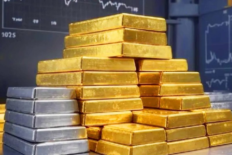 37 percent Silver Plunge Gold Down Rs28000 (फोटो- Patrika.com)