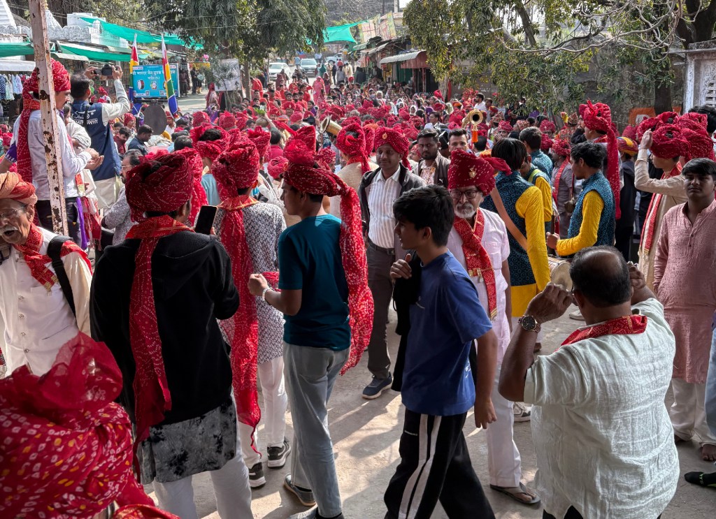 माउंट आबू। कार्यक्रम में पहुंचे बड़ी संख्या में श्रद्धालु।