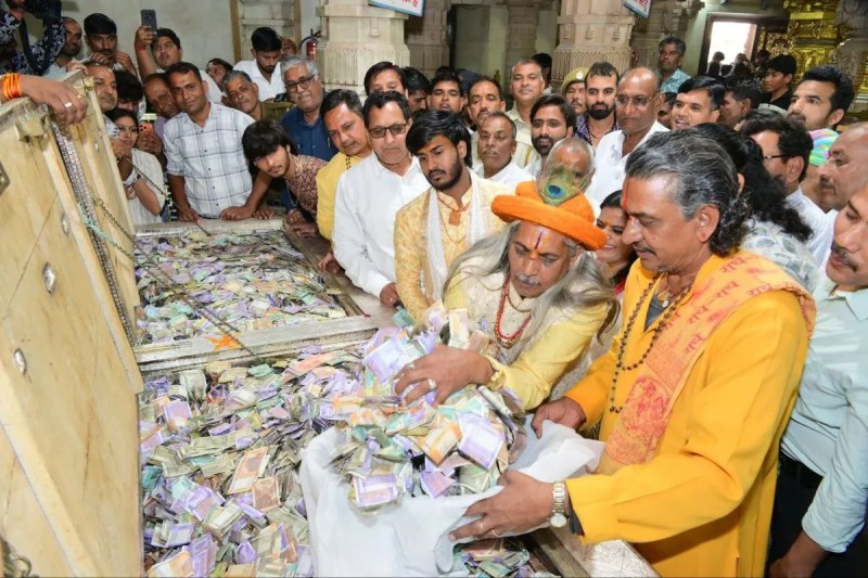 10.65 crore rupees were found in the food distribution of Sanwariya Seth.