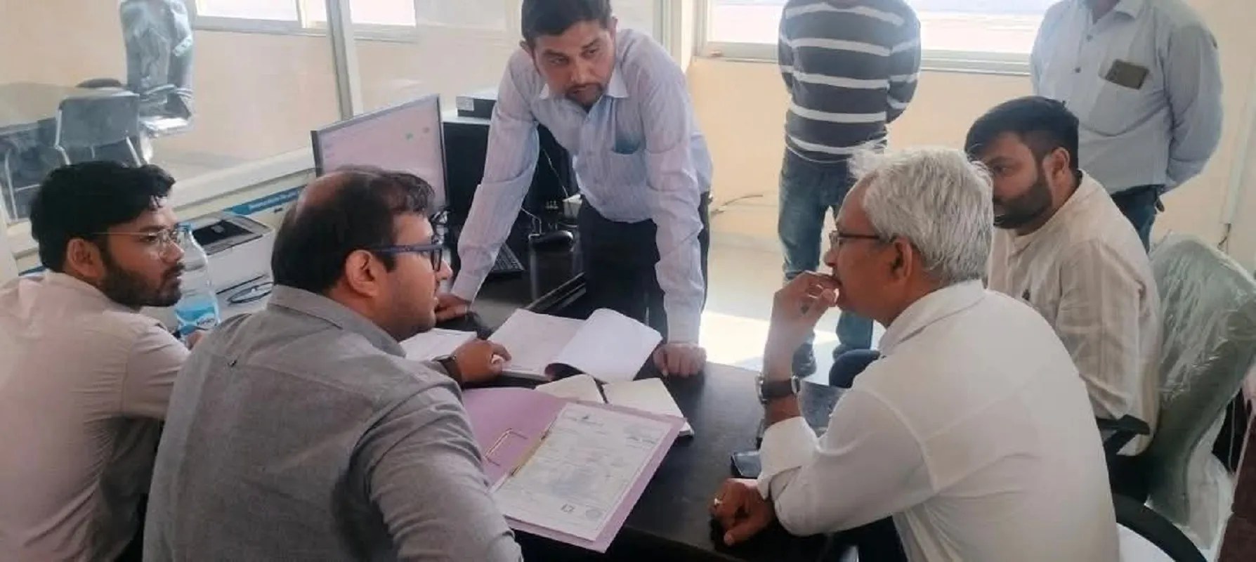 कई दशकों से बेहाल ग्रामीण इलाके से होकर नगर से निकली सींगरी नदी को स्वच्छ बनाने जिला पंचायत अब नगर से लगी ग्राम पंचायतों को भी अहम जिम्मेदारी सौंपेगी। जिससे नदी में पंचायत क्षेत्र का ठोस एवं तरल अपशिष्ट न मिल सके। इसके लिए पंचायतों को कार्ययोजना बनाने कहा जा रहा है।