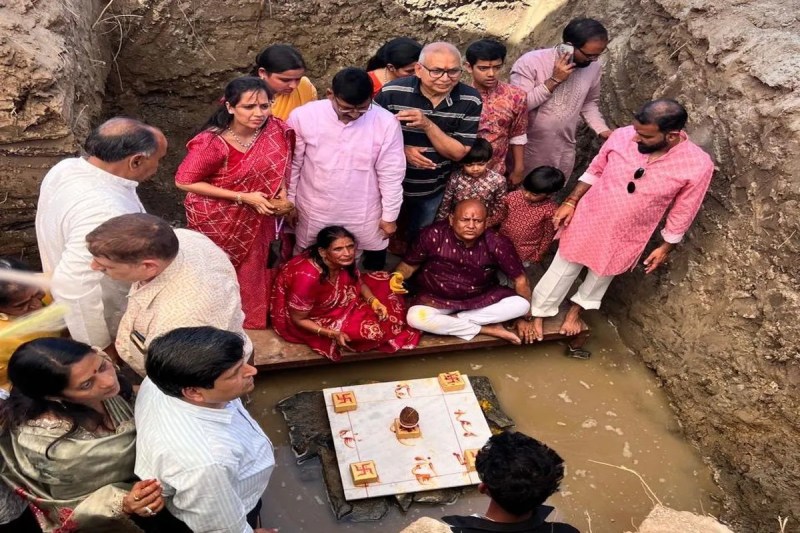 Cheers resound in Ansal Sushant City: Hundreds of devotees witness the foundation stone laying of the 19th Jain temple