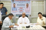बोर्ड परीक्षा का परिणाम जारी करते शिक्षा मंत्री मदन दिलावर, फोटो